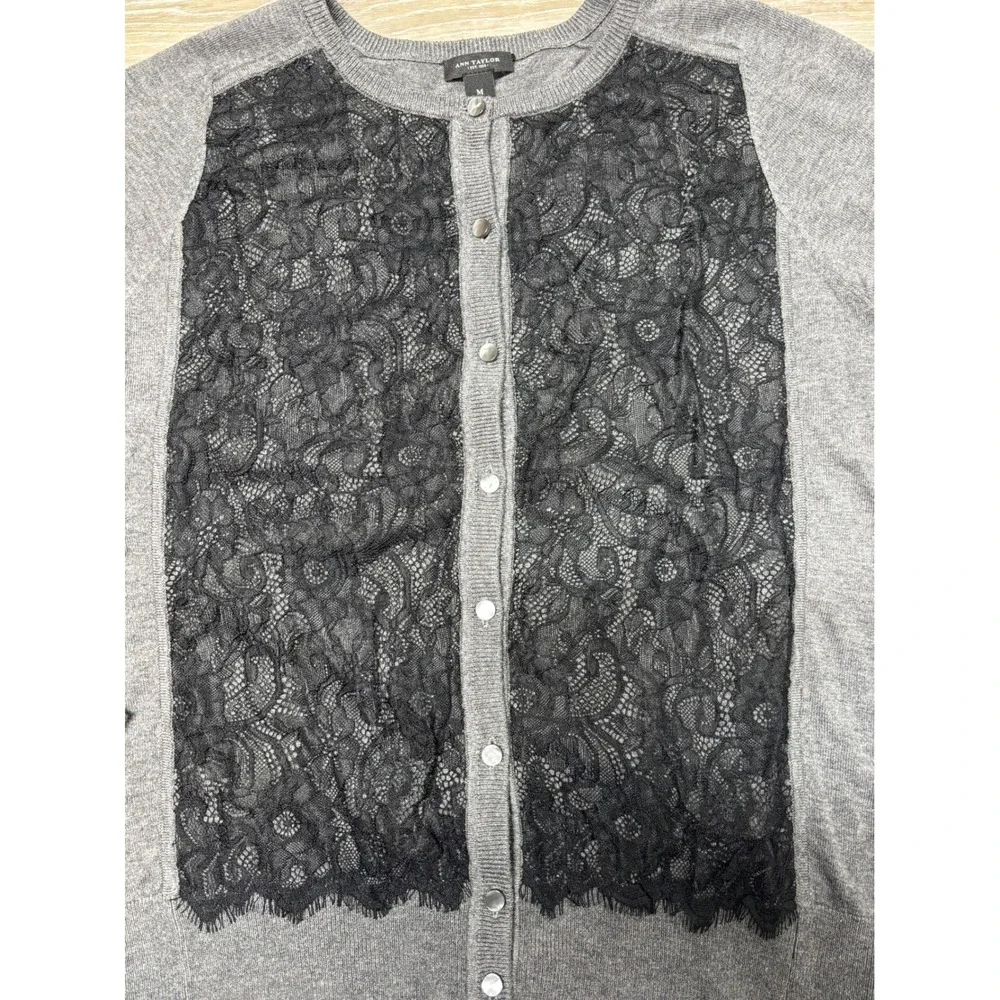Used‎ Ann Taylor Women's Grey Cardigan Sweater Black Lace Size M Excellent Cond - Picture 3 of 10